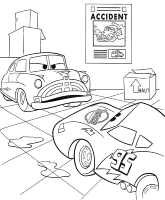 Een kleurplaat van bliksem mcqueen is in de werkplaats van doc hudson en ziet de piston cups